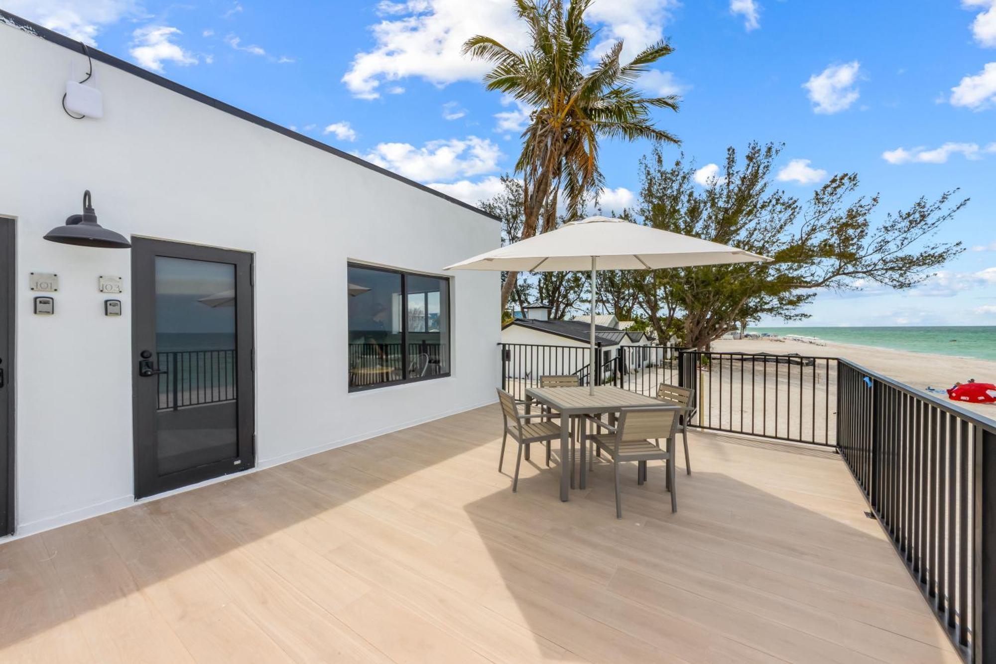 Seabreeze At Anna Maria Island Inn 布雷登顿海滩 外观 照片